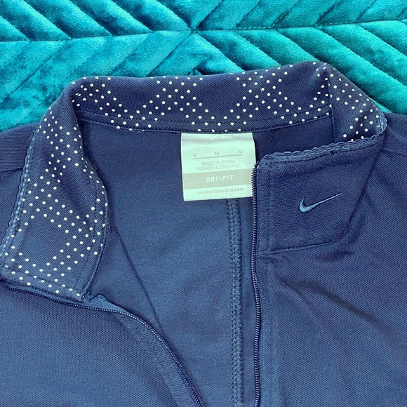 Women's NIKE Navy Dri-Fit Short Sleeve Golf Polo Shirt Medium - 1/4 zip - Picture 4 of 5